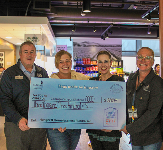 أوراق الخريف على حرم جامعة غونزاغا.