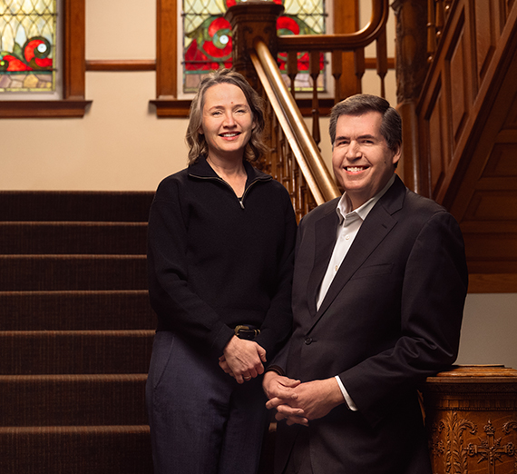 ثلاث فتيات فلبينيات